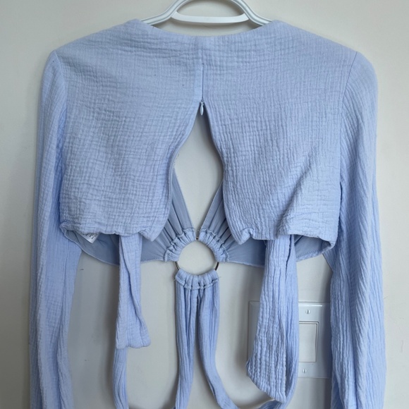 Crop top with ring loop - Picture 2 of 2